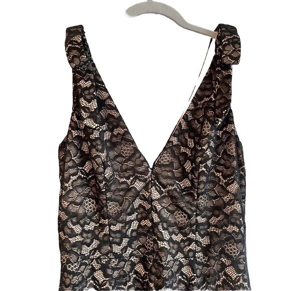 DRESS THE POPULATION Black Lace LBD Cocktail MIDI V-Neck Sheath Dress Sz M EUC!! - Picture 4 of 5